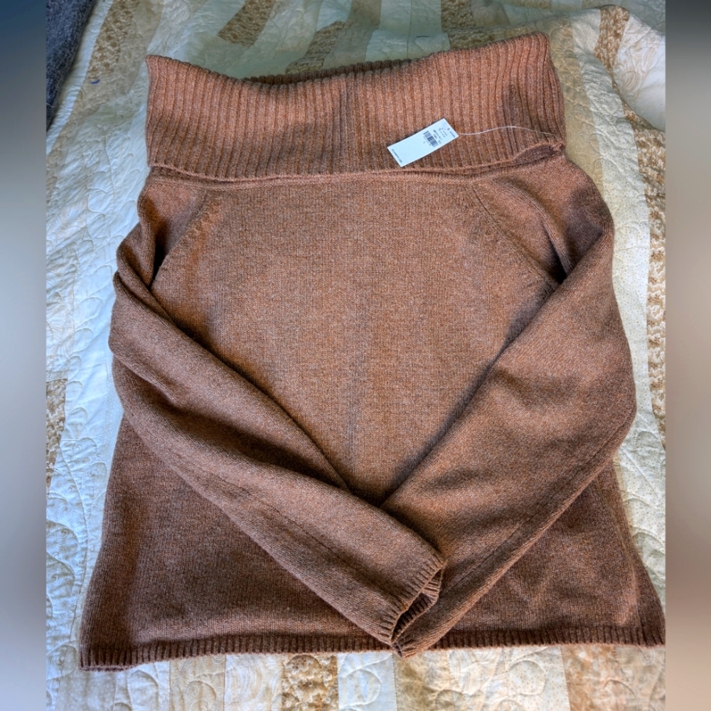 Tan off the shoulder sweater Old Navy size Large